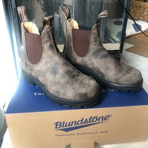 Blundstone 585 in Rustic Brown size 3.5